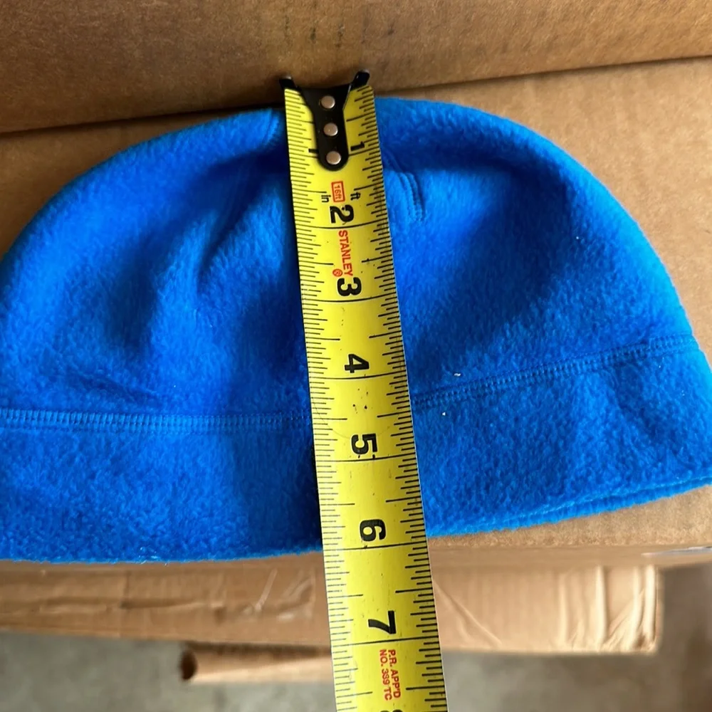 NWOT Columbia Youth Small hat - blue